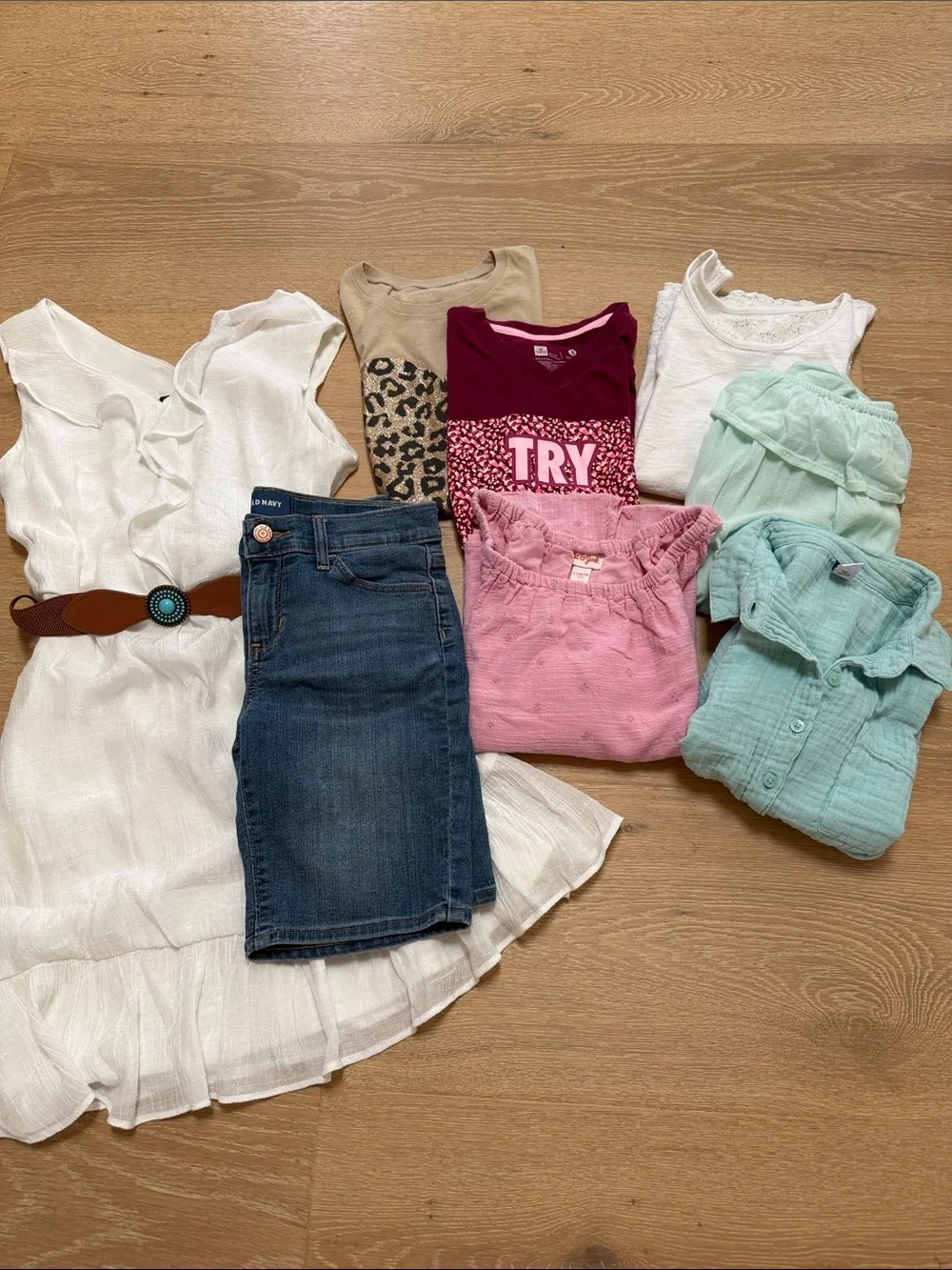 8-piece bundle sz 10-12 GUC